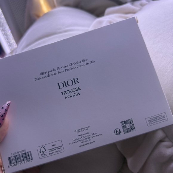 Dior White Trousse Pouch Box with Black Logo - Picture 4 of 4